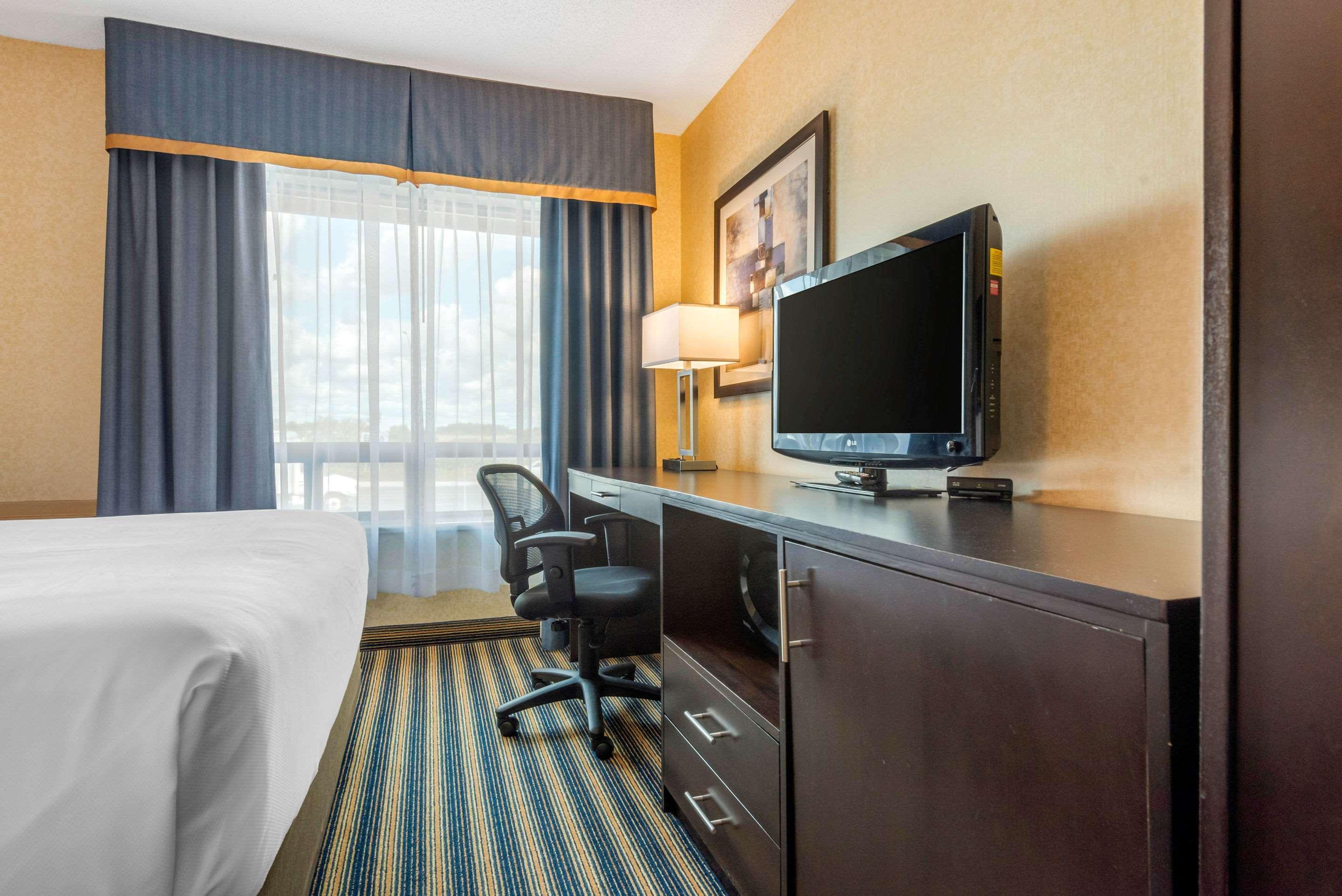 Comfort Inn St. Thomas Buitenkant foto